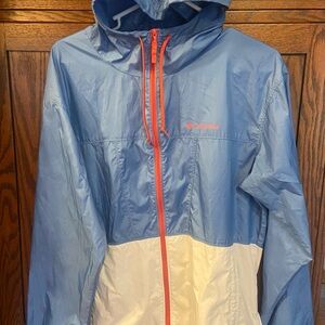 Columbia Two-Tone Blue and white Wind Jacket lightweight zippered side pockets